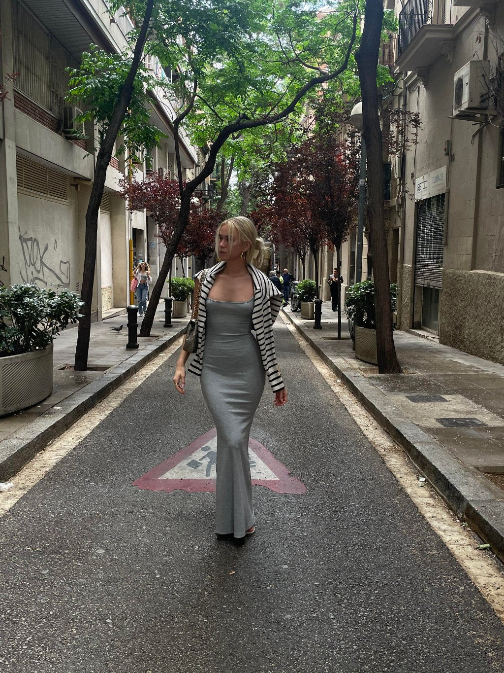 Alora Alora dress - grey – Designbysi.se