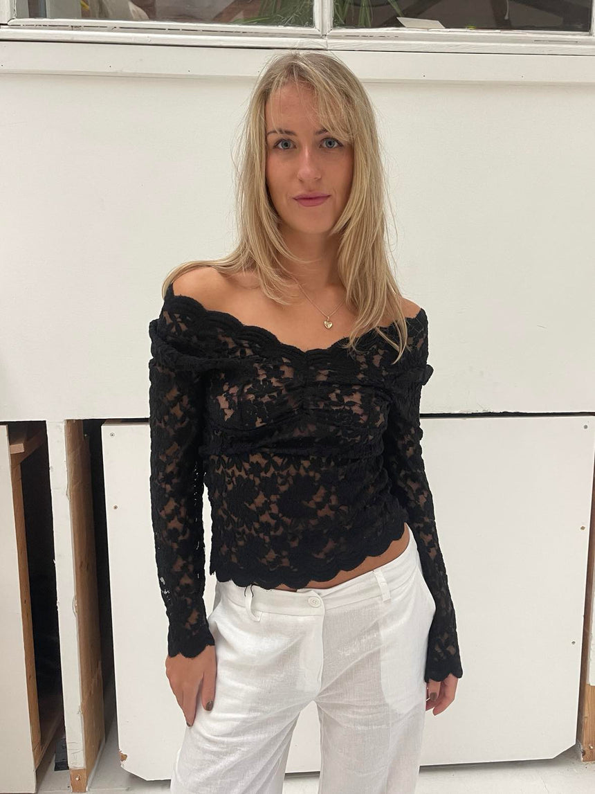 Bodil long sleeve lace blouse - Black