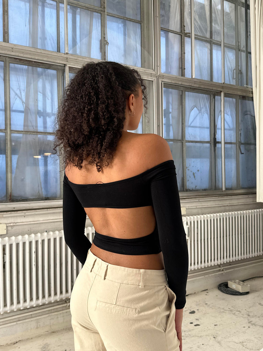 Karo off-shoulder blouse with open back - Black
