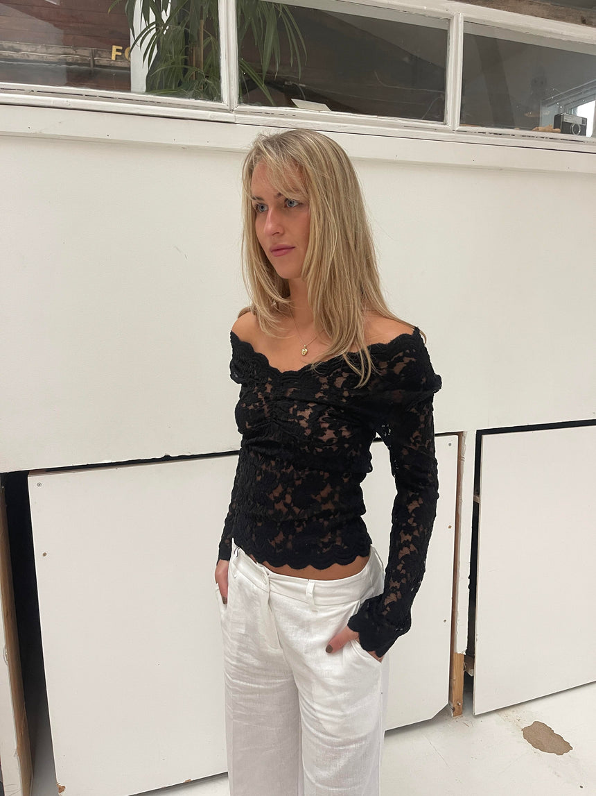 Bodil long sleeve lace blouse - Black