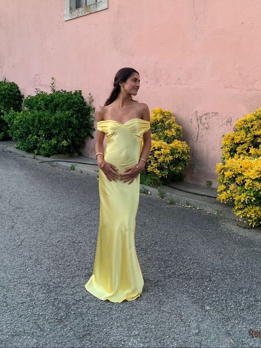 Andie off shoulder satin dress - Yellow Designbysi.se Andie off shoulder satin dress - Yellow Designbysi.se