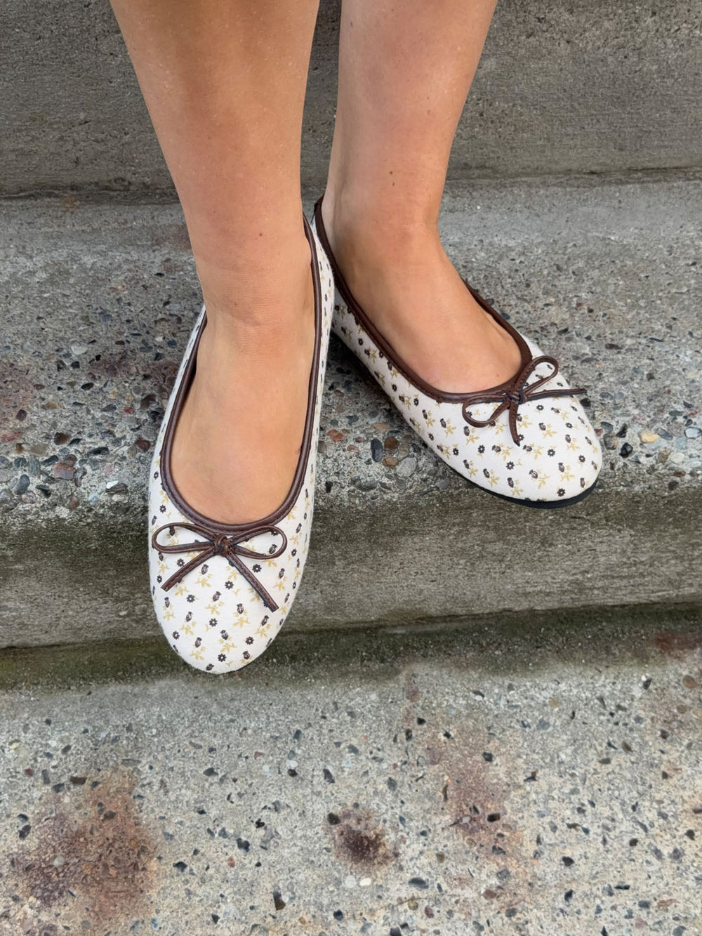 Aureli ballerina with flowers - White/brown
