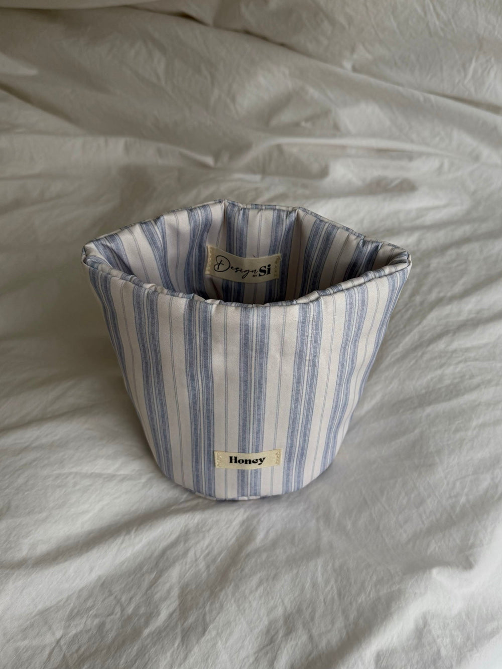 Honey small storage keeper in fabric with stripes - White/blue