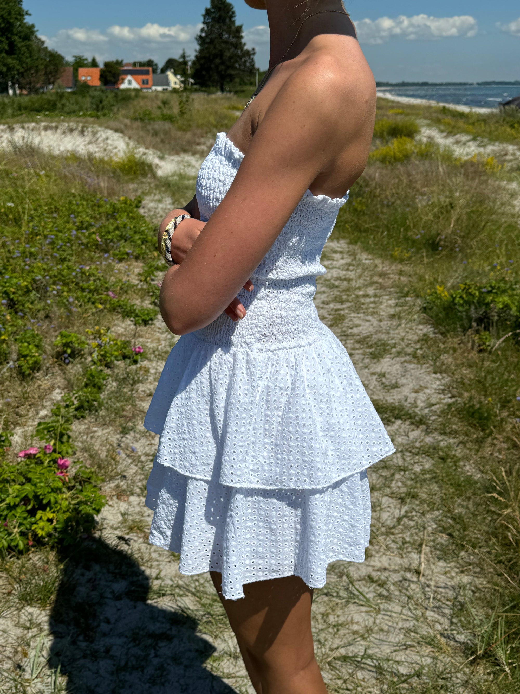Lissy smock dress - White embroidery Designbysi.se Lissy smock dress - White embroidery Designbysi.se