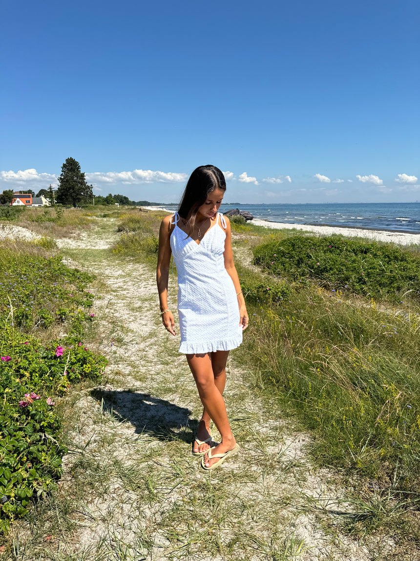 Johanne embroidery dress - White