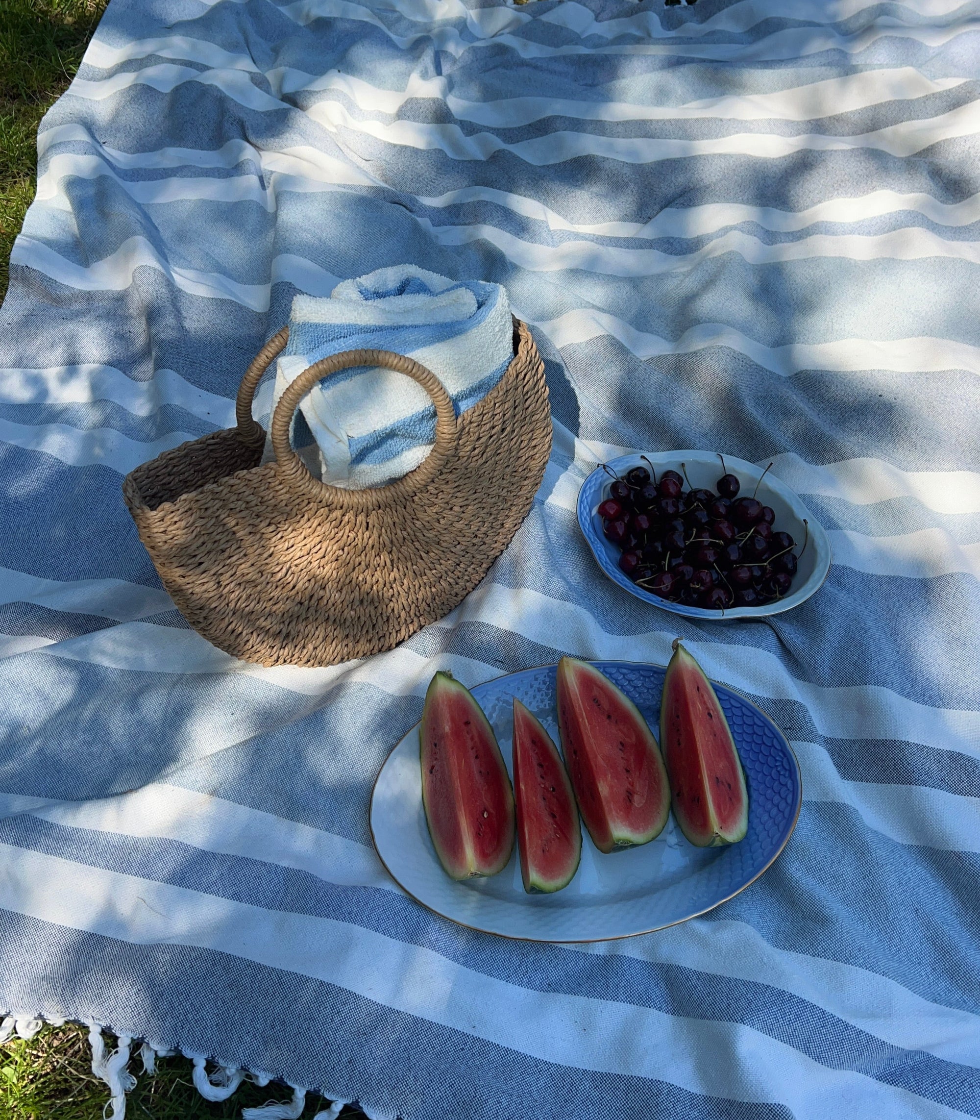 Brescia round woven straw bag – Beige –