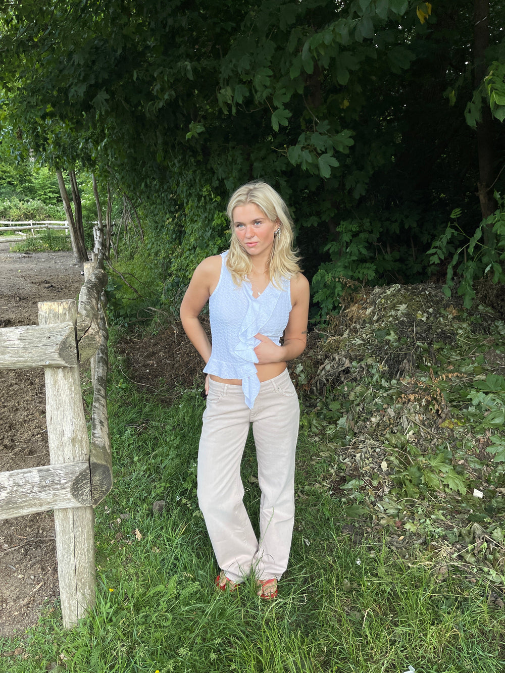 Tuva low waisted jeans - Beige