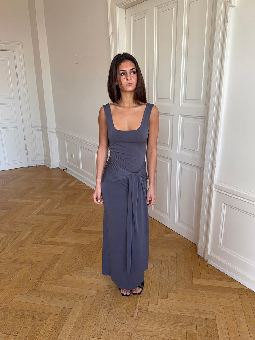 Mia dress with tie detail - Grey
