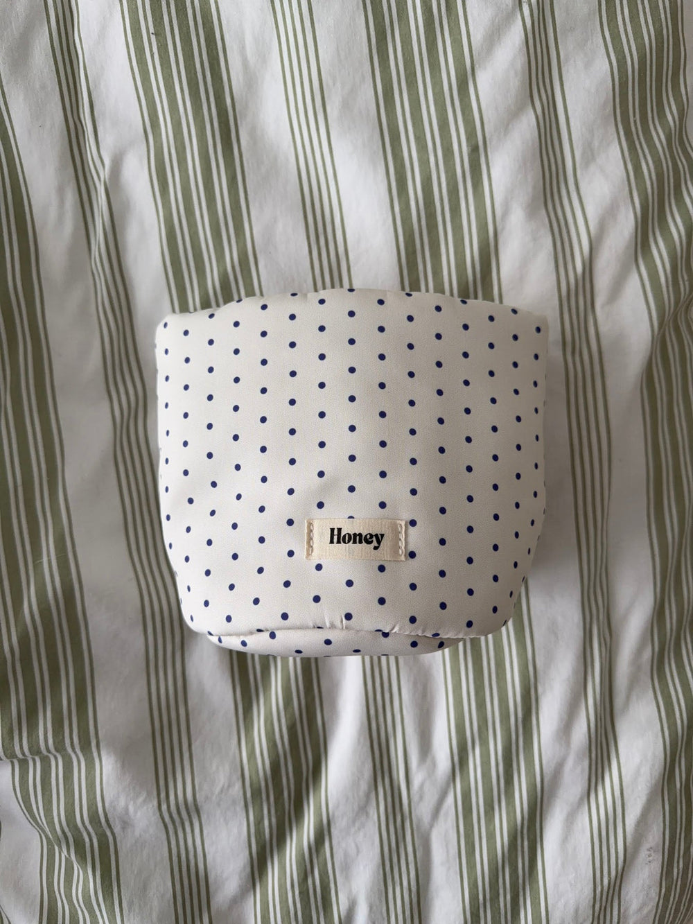 Honey small toiletry bag with dots - White/blue