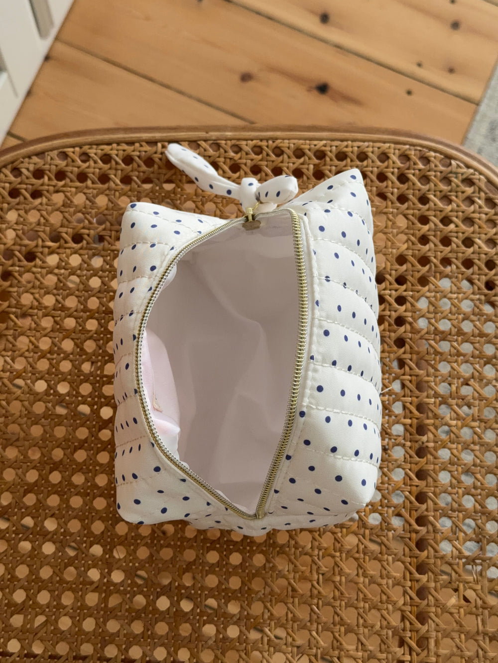 Honey small toiletry bag with dots - White/navy