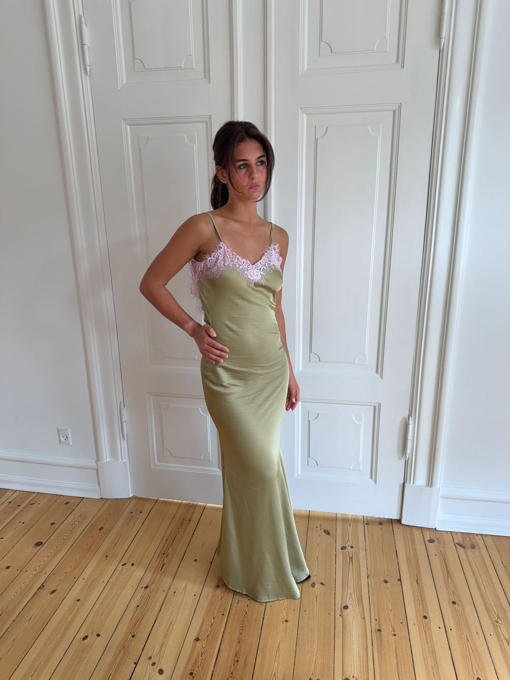 Vera satin dress -  Olive green/light pink