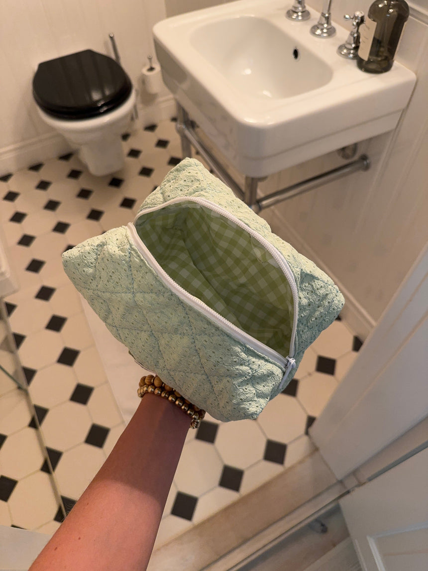 Honey large toiletry bag - Mint green in embroidery