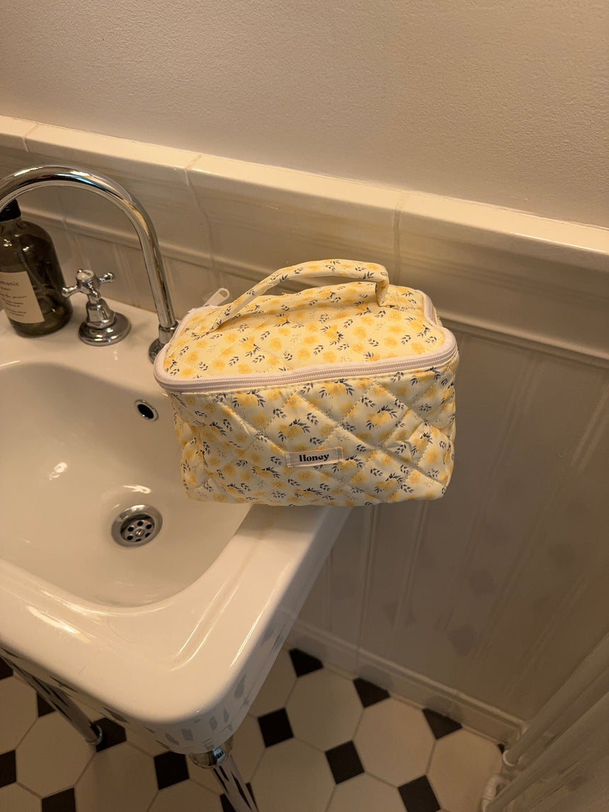 Honey large toiletry bag with hang - Light yellow with yellow flowers