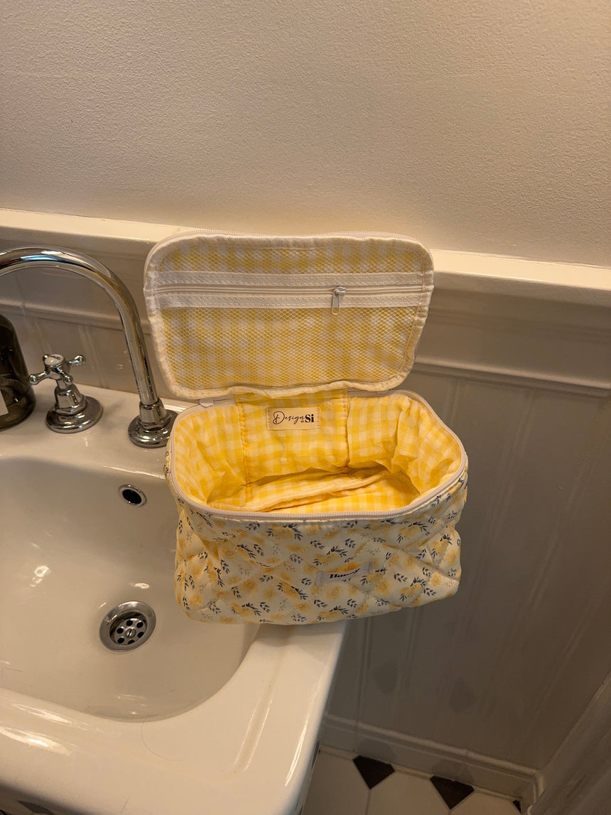 Honey large toiletry bag with hang - Light yellow with yellow flowers