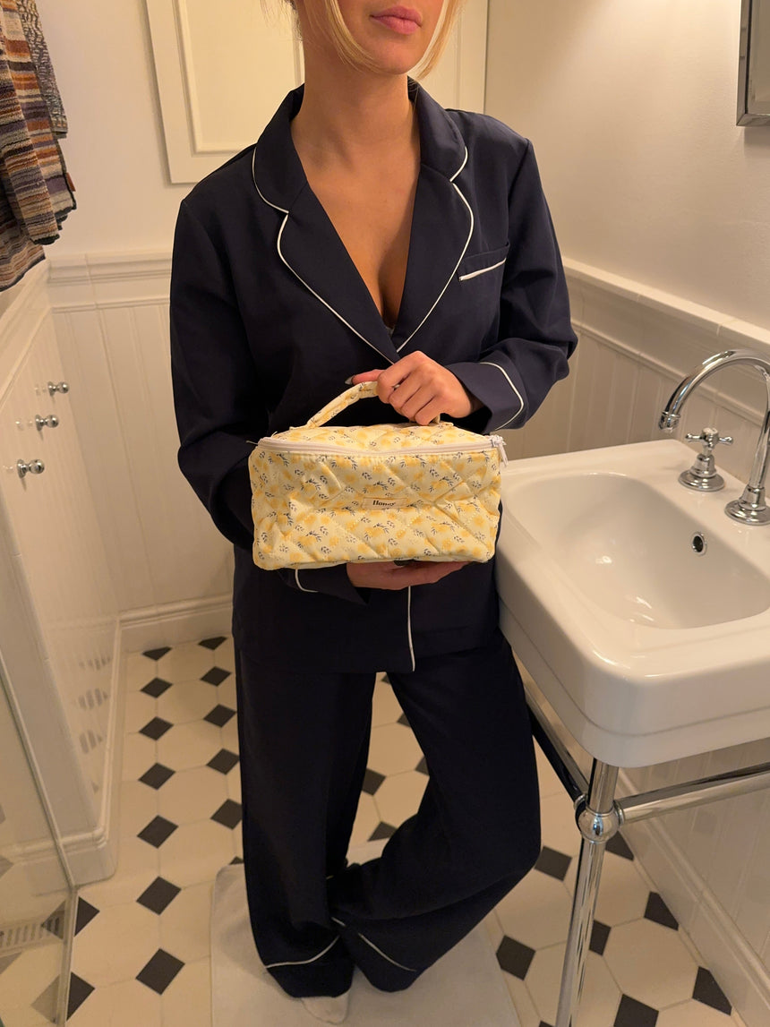 Honey large toiletry bag with hang - Light yellow with yellow flowers