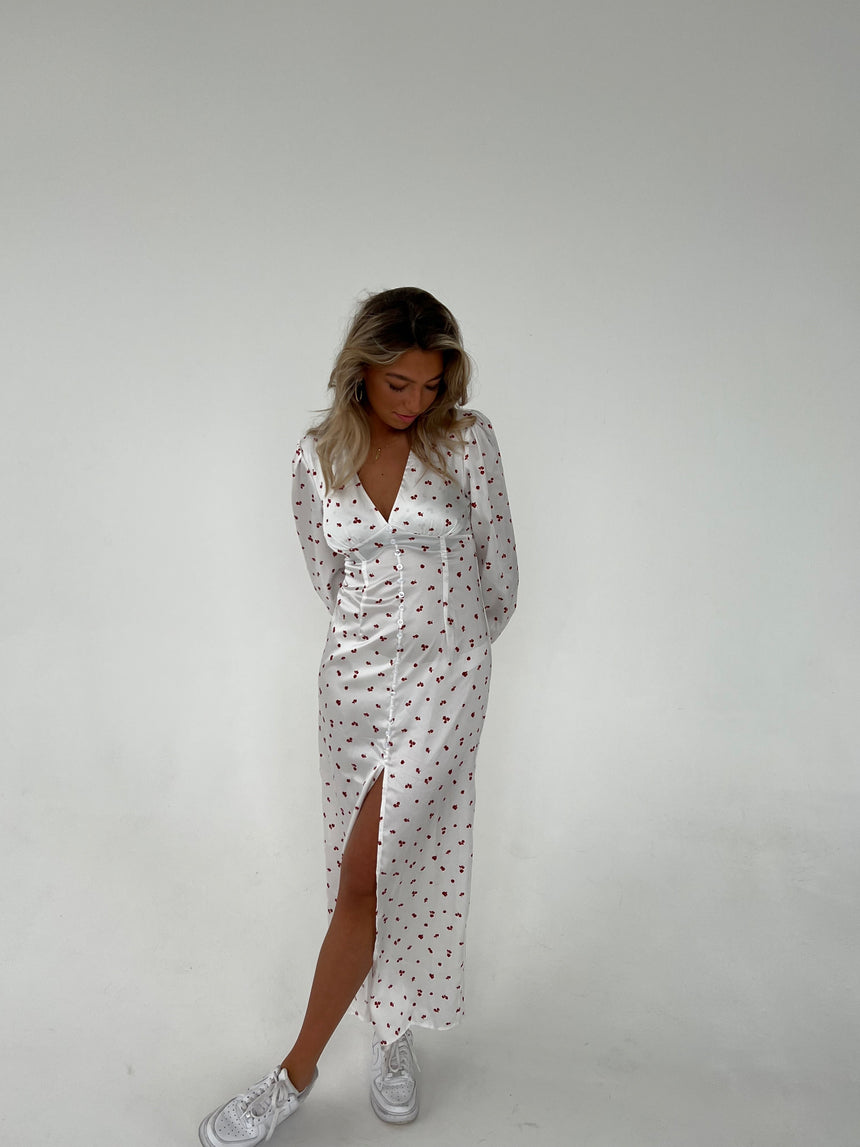 Frederikke dress with red flowers