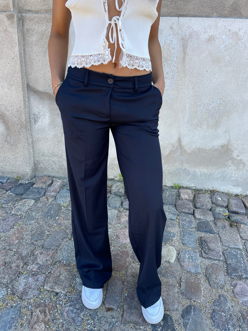 Kienna low-waisted suit pants - Navy