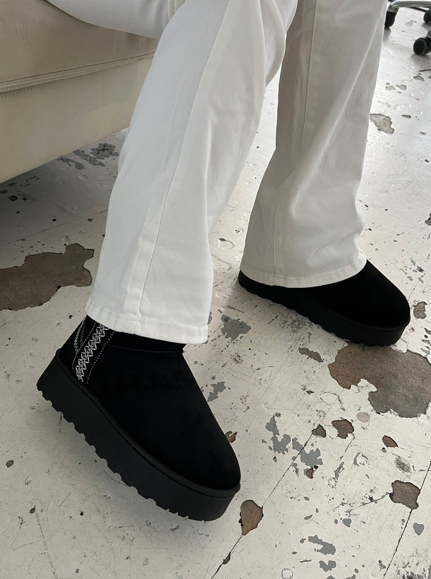 Manila teddy boots with plateau sole and braided details - Black