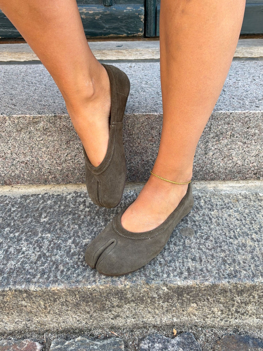 Tonia split toe ballerina - Khaki