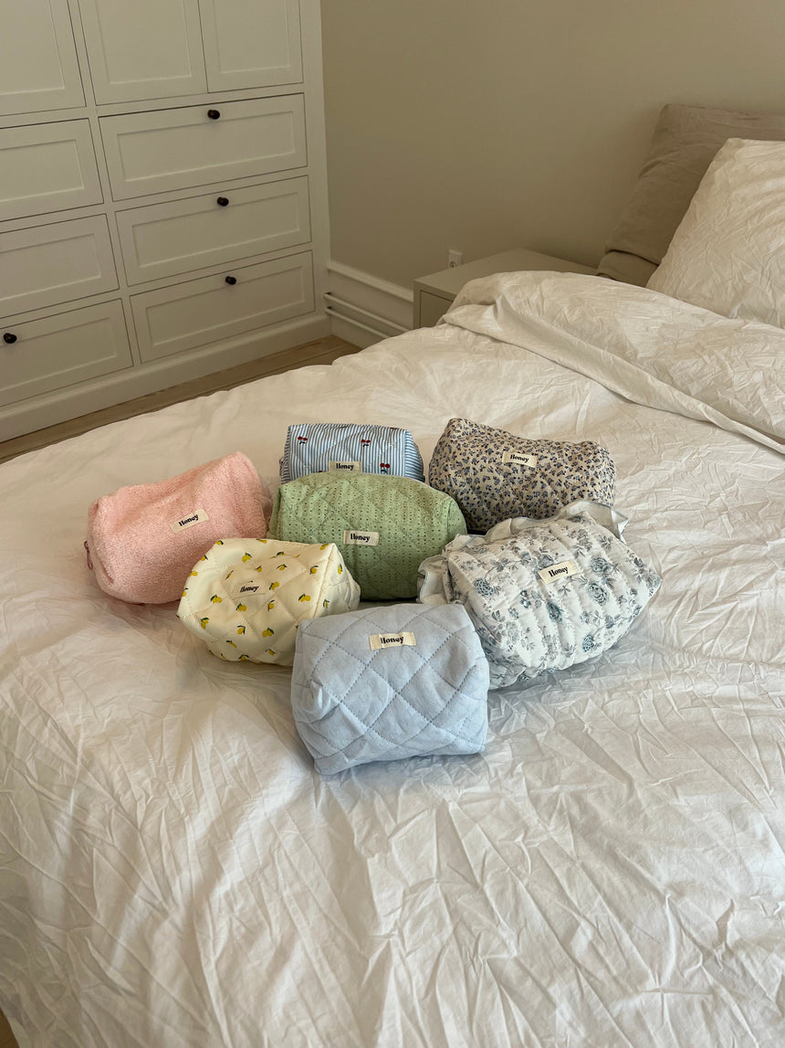 Honey large toiletry bag - Mint green in embroidery