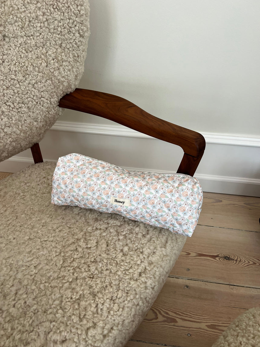 Honey Dyson sleeve - White with blue, green, and orange flowers