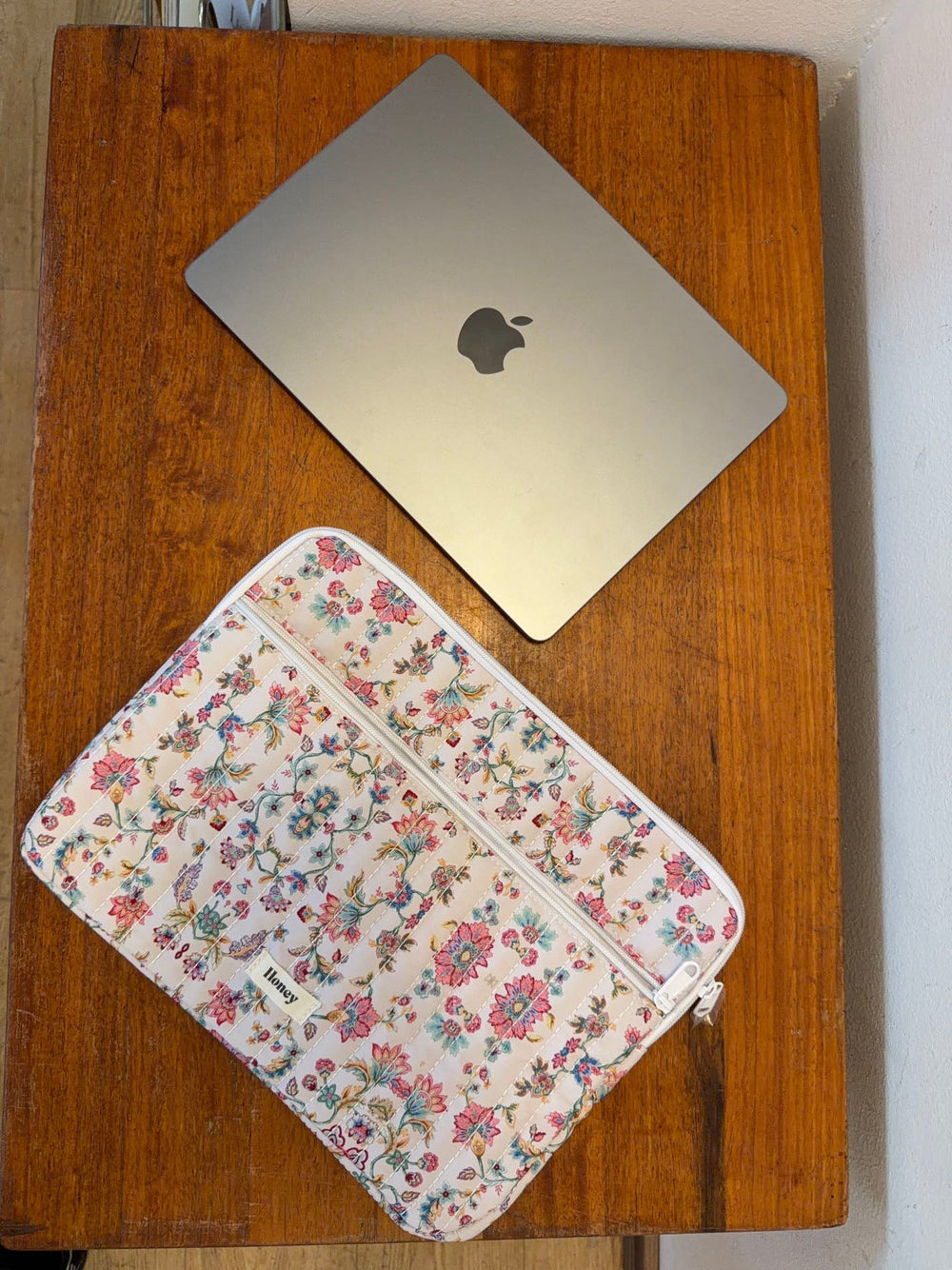 Honey computer sleeve - Off white med farverige blomster