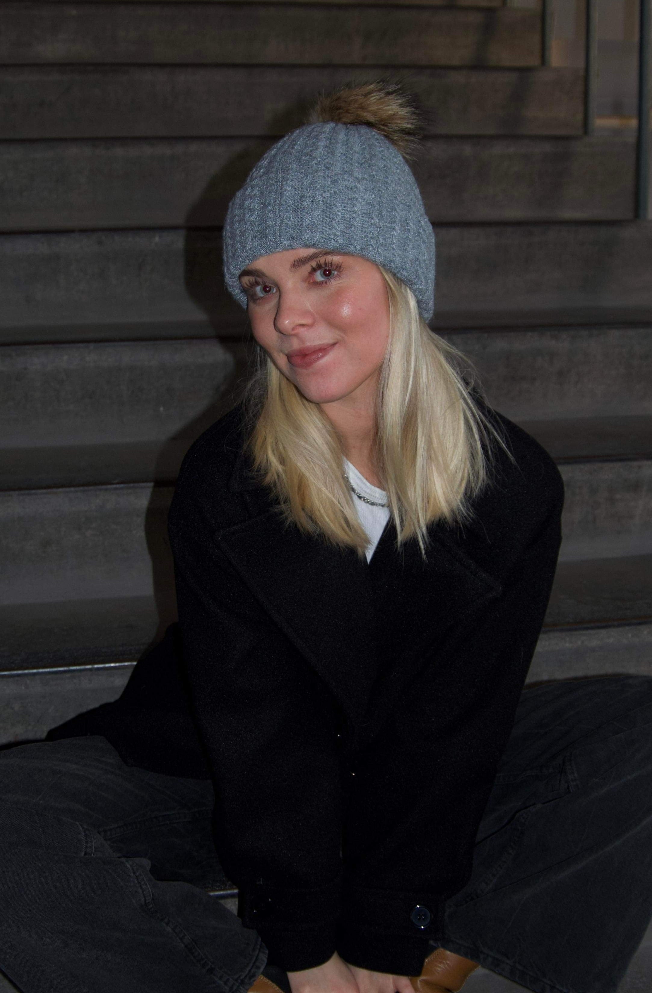 Cable knit beanie - Grey – Designbysi.se