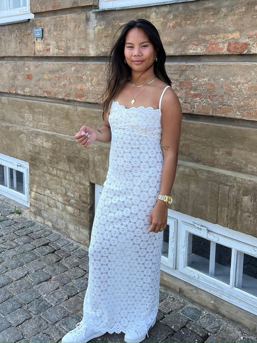 Ember embroidered dress - white