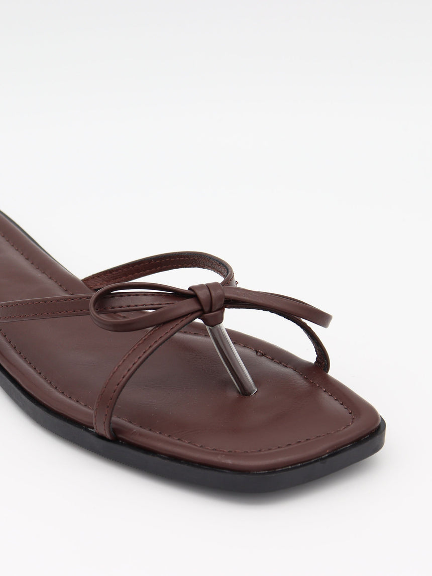 Tennalina sandals with bow detail – Dark brown