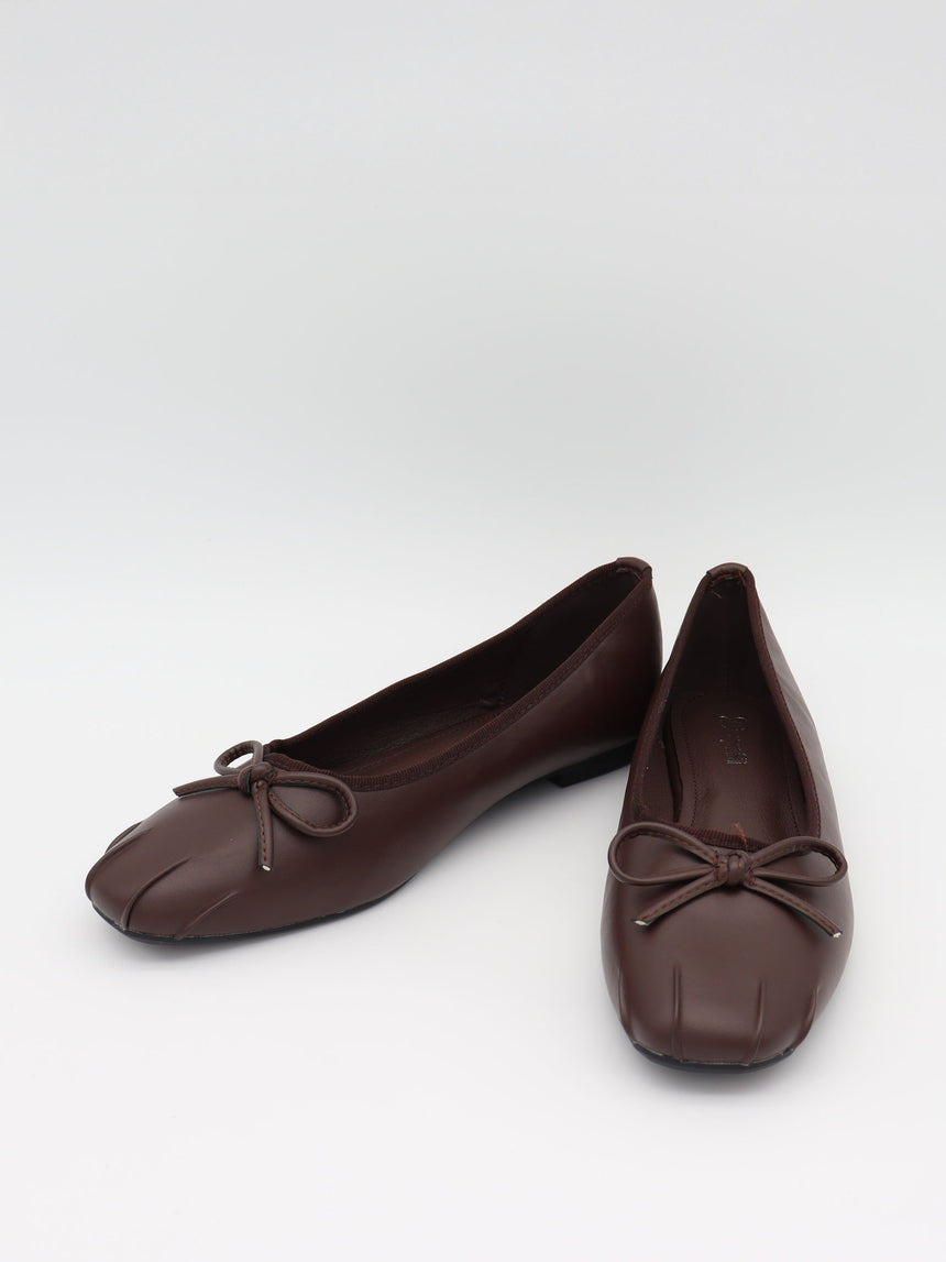 Eline ballerinas with detailing – Dark brown