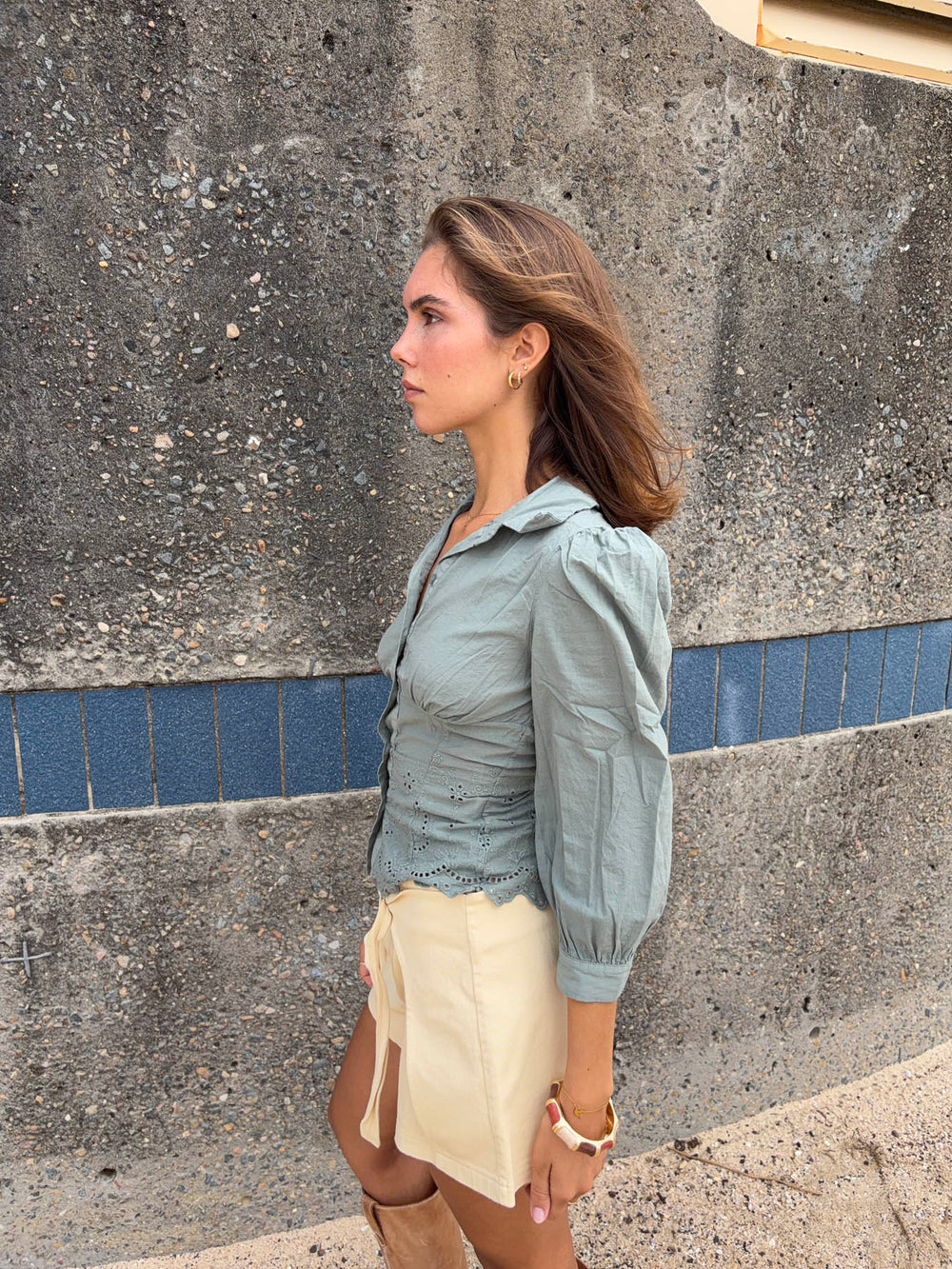 Smilly tailored shirt with embroidery – Khaki