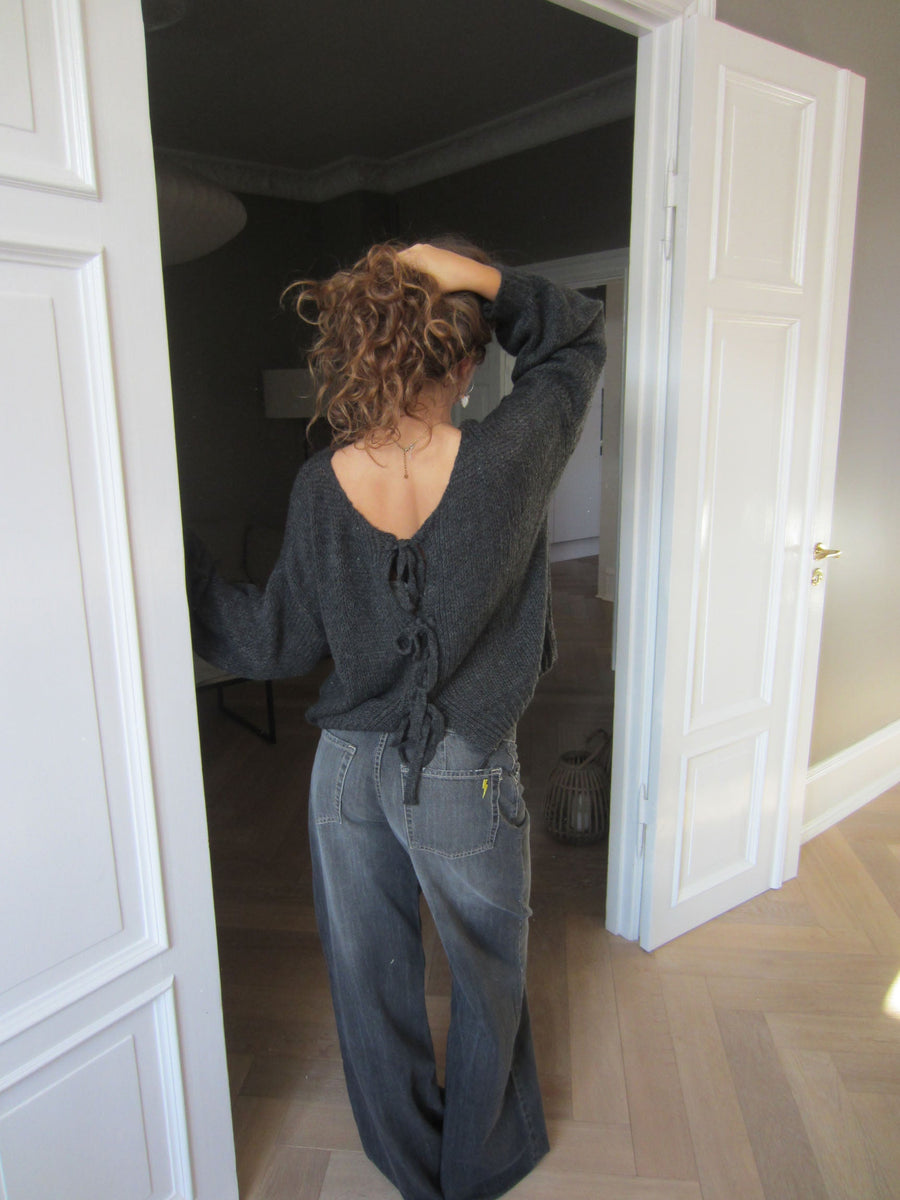 Berna knit with tie details - Dark grey