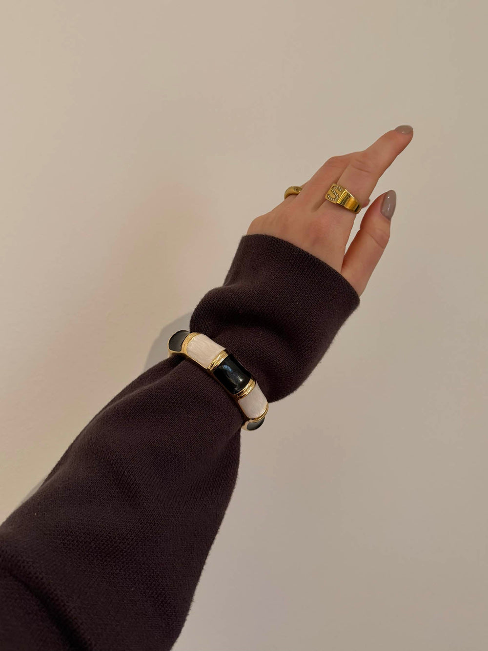 Ebony bracelet with stripes - Black/white