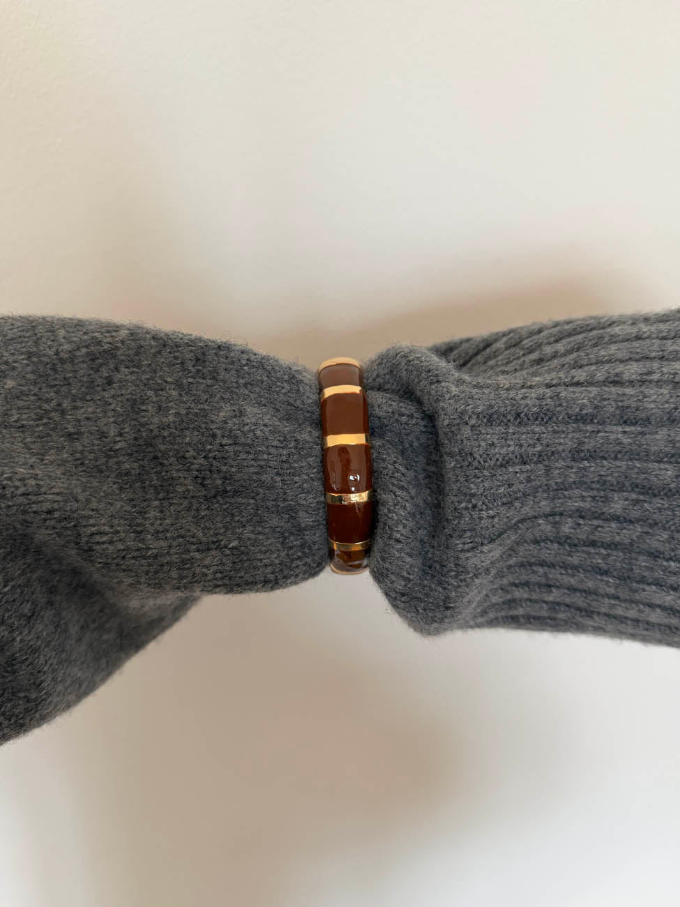 Eivora bracelet with stripes - brun/guld
