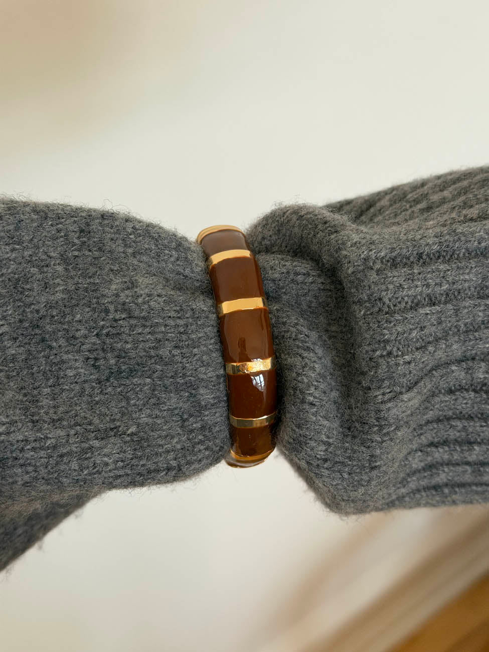 Eivora bracelet with stripes - brun/guld
