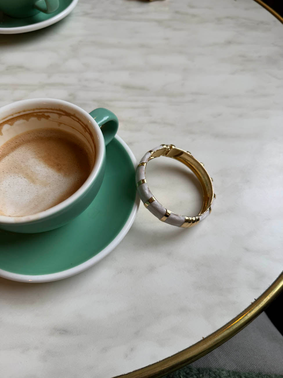 Eivora bracelet with stripes - Pearly/gold