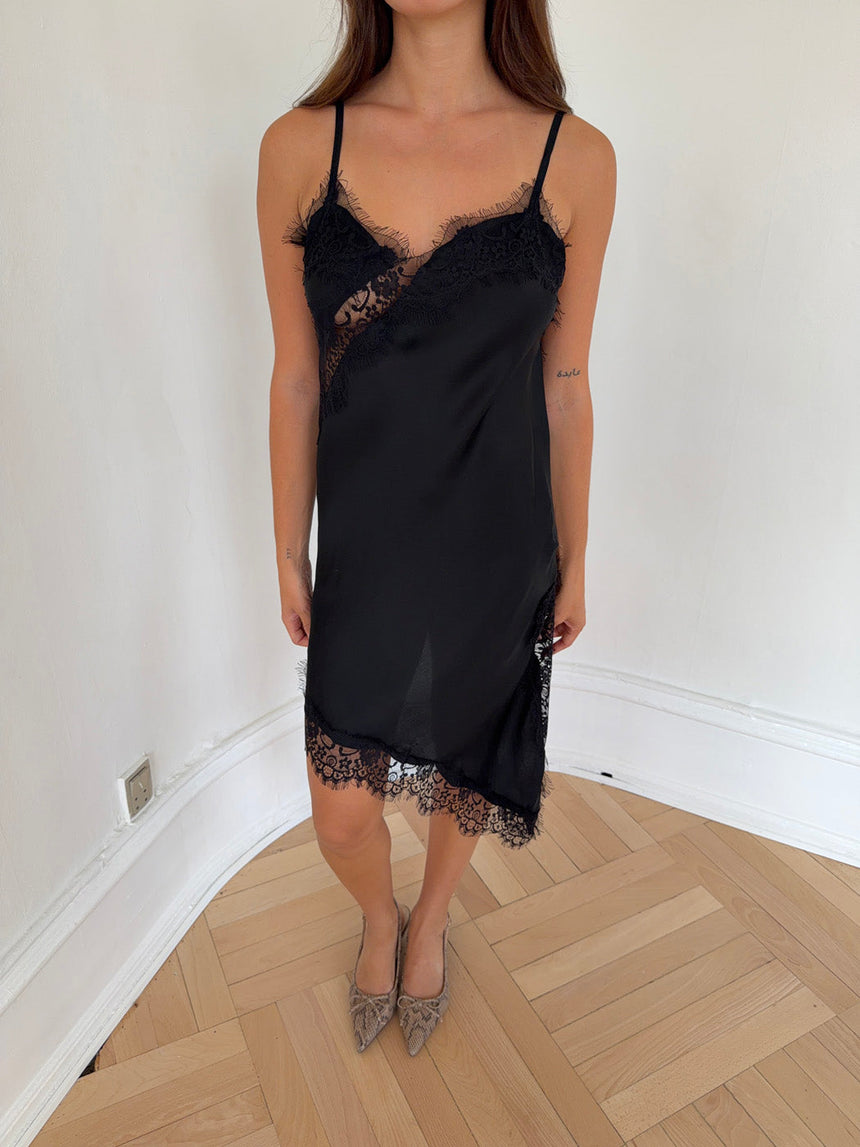 Sheyla asymmetric satin dress with lace - Black
