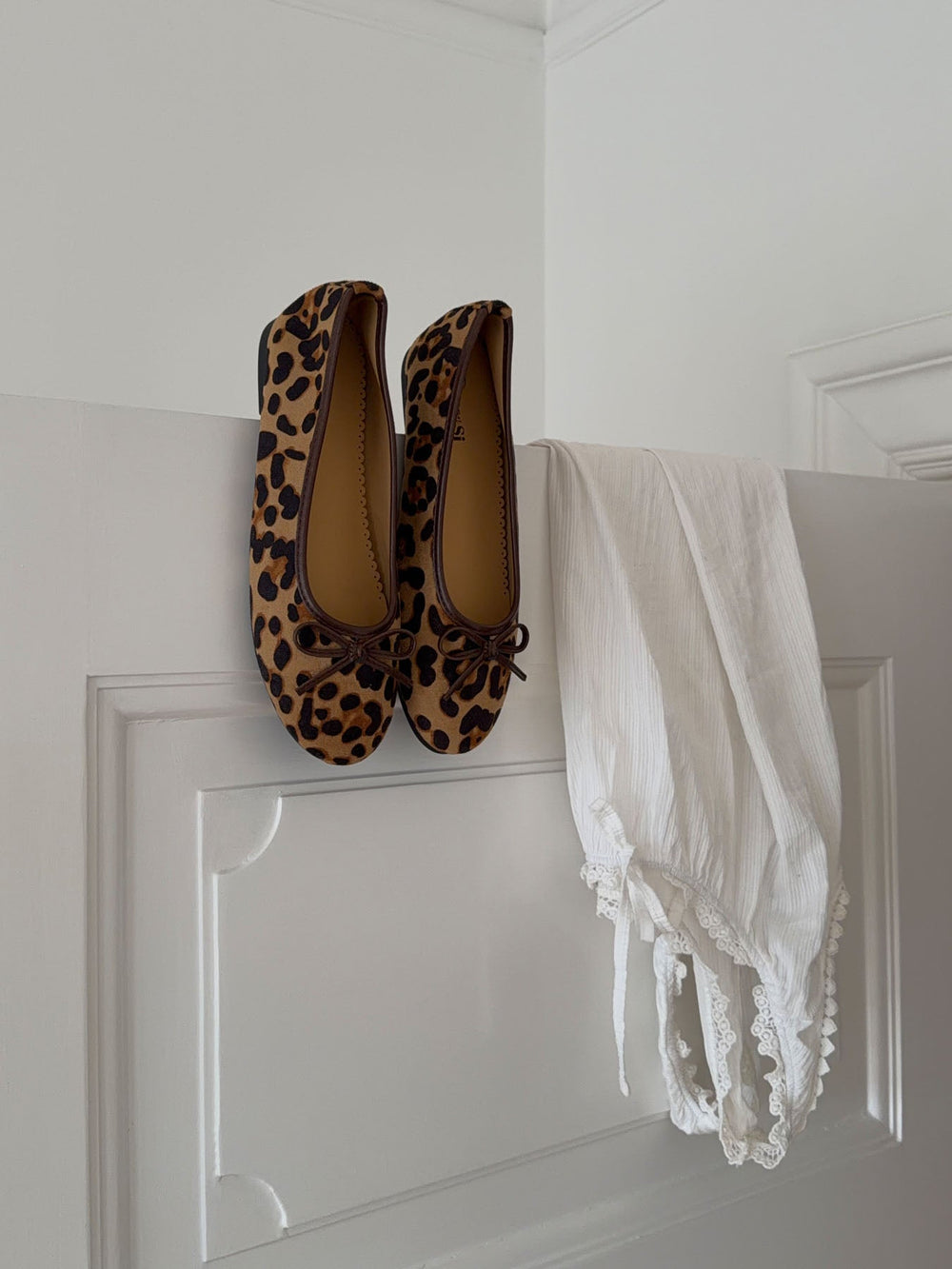 Leonia ballerina with leopard - Brown