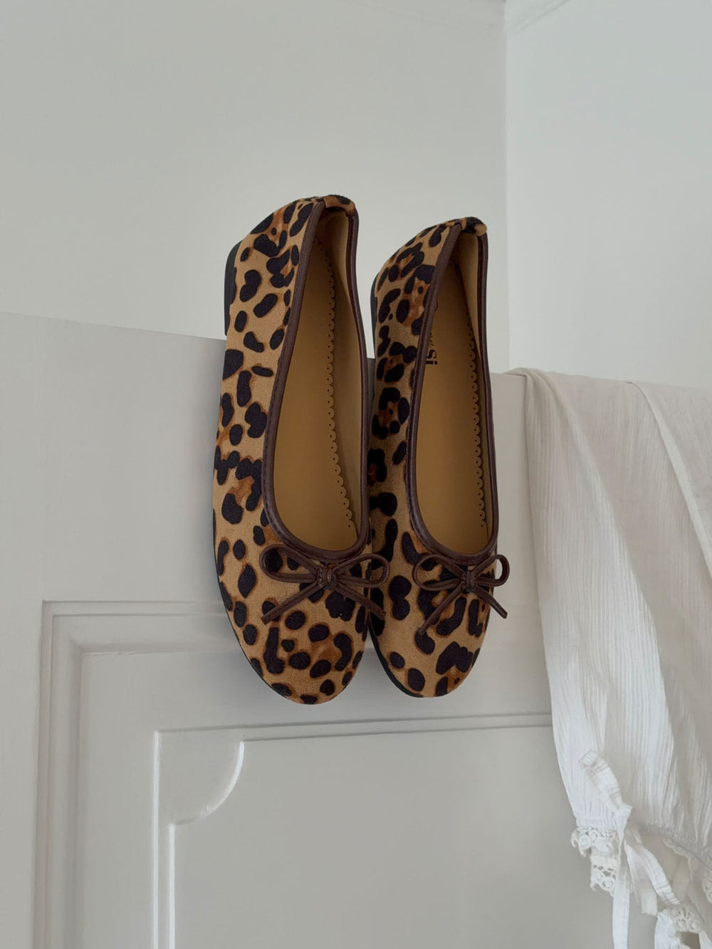 Leonia ballerina with leopard - Brown