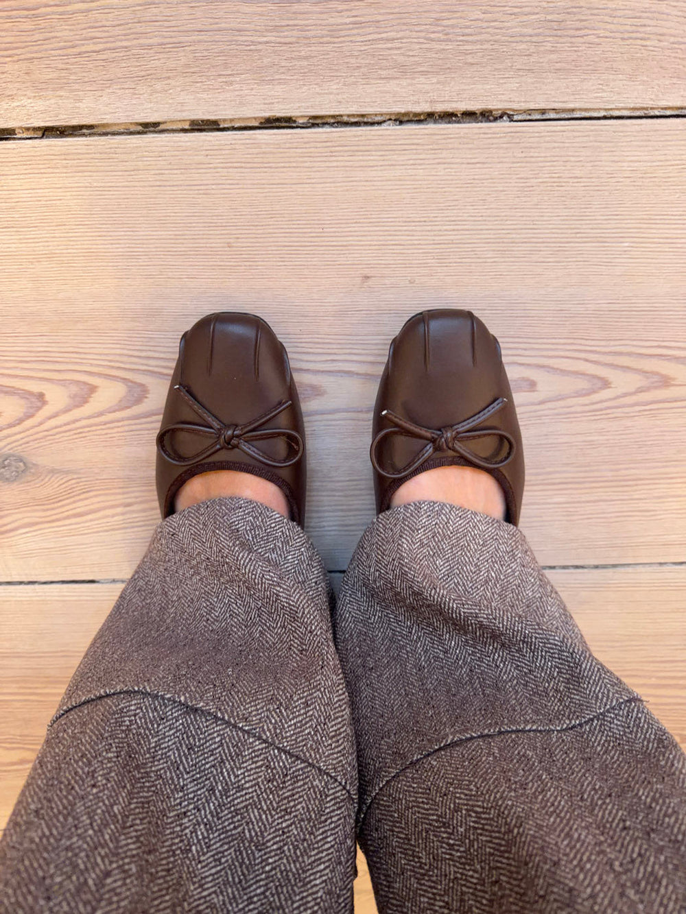 Eline ballerinas with detailing – Dark brown