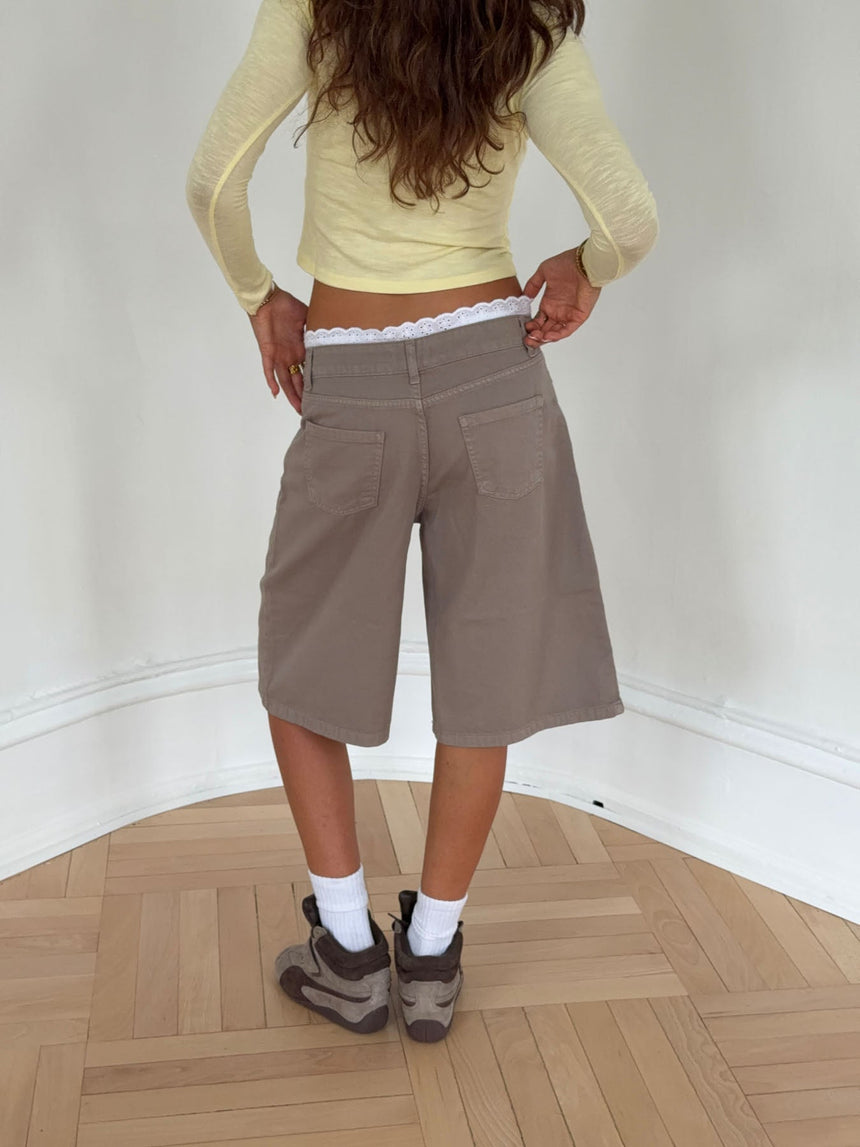 Teha bermuda shorts with lace - Beige/white