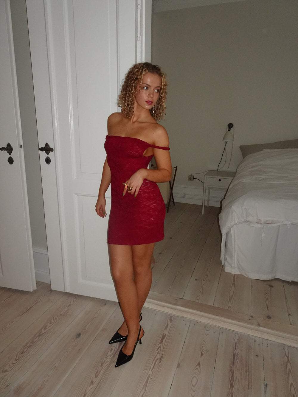 Rhina lace dress with off shoulder - Deep red