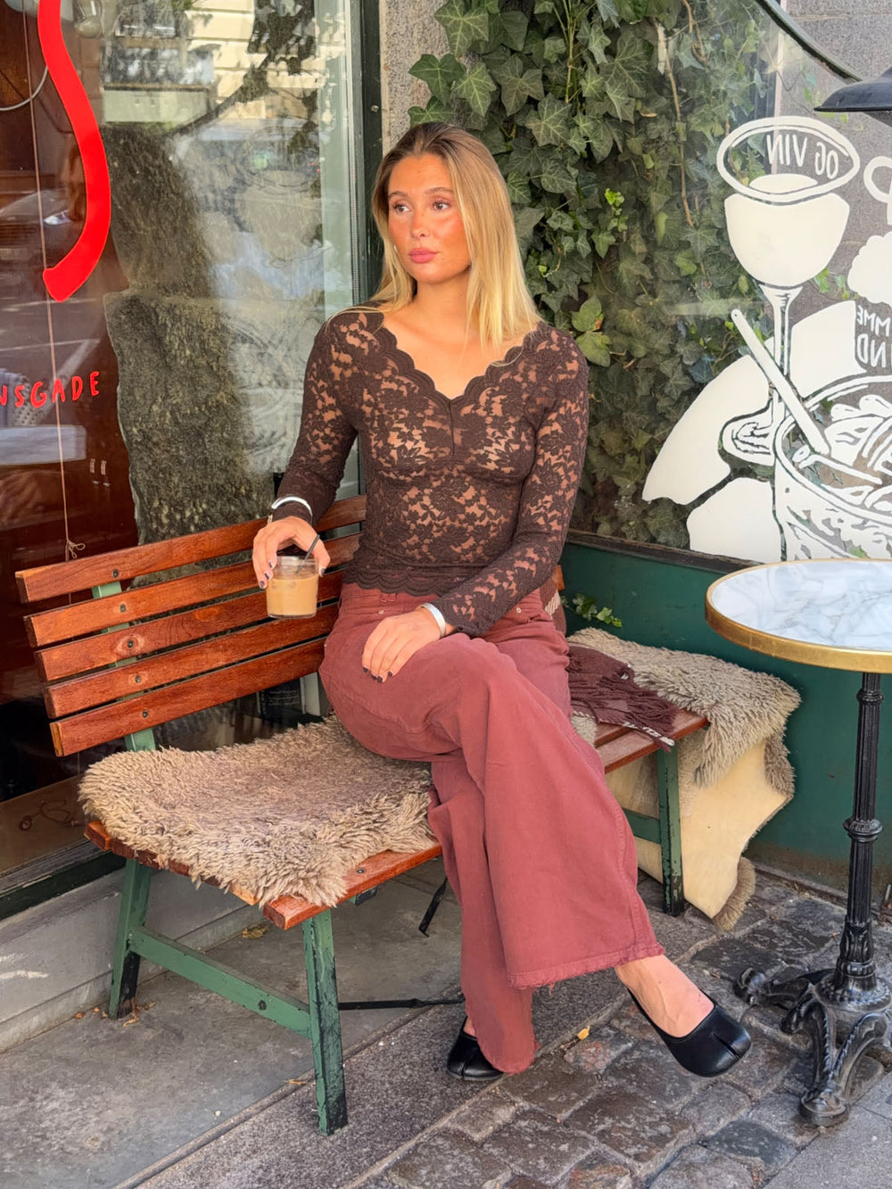 Bodil long-sleeve lace blouse - Brown