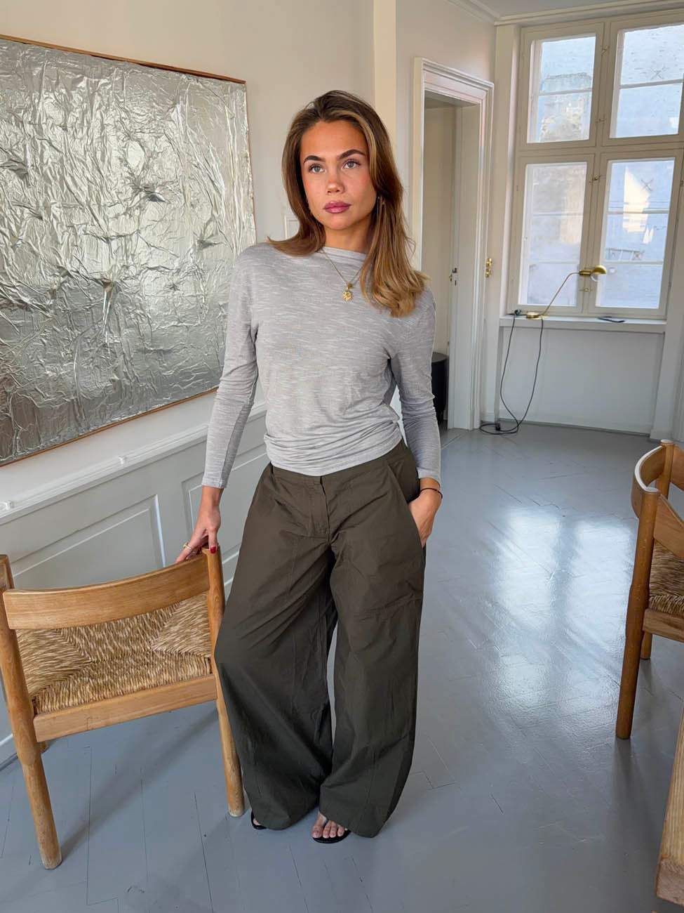 Cornelia blouse with open back - Light grey