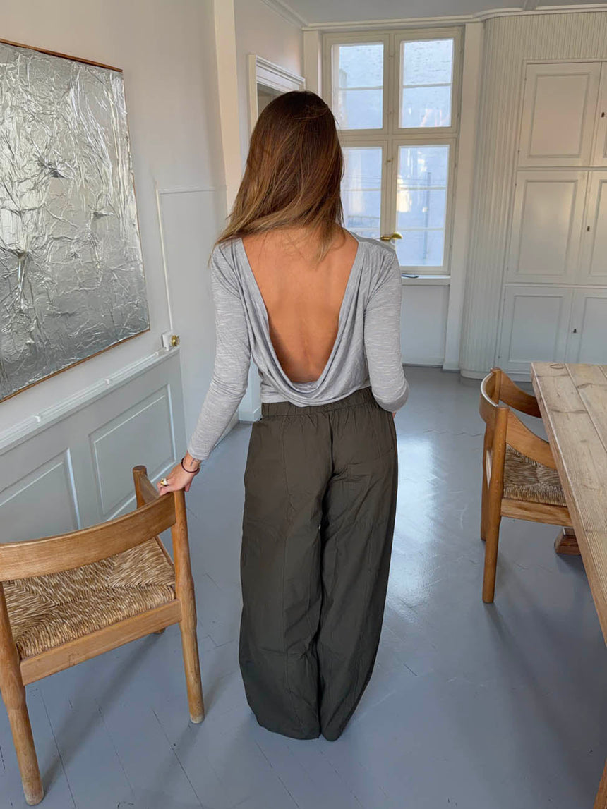 Cornelia blouse with open back - Light grey