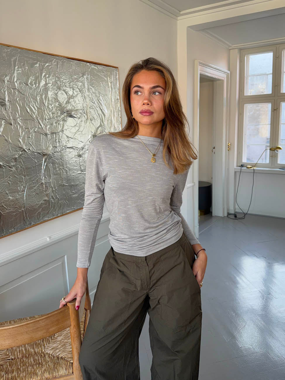 Cornelia blouse with open back - Light grey