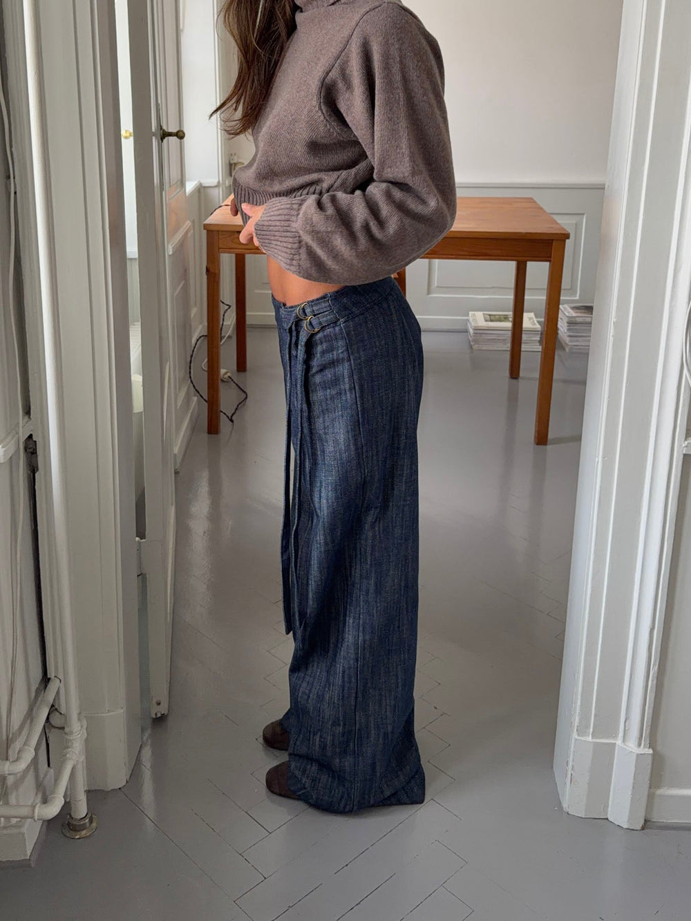 Karol trousers with belt – Dark blue