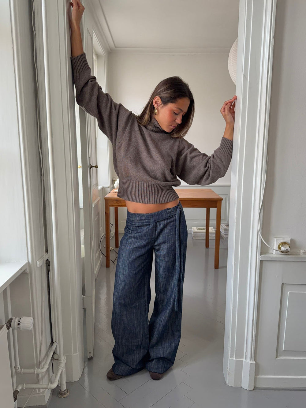 Karol trousers with belt – Dark blue