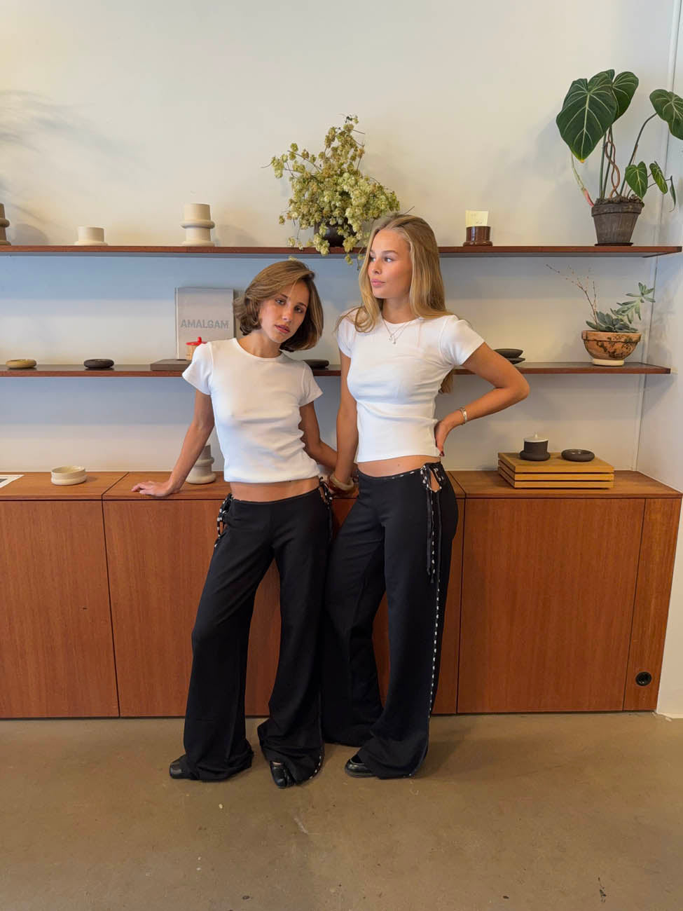 Binda pants with drawstring and polka dots – Black