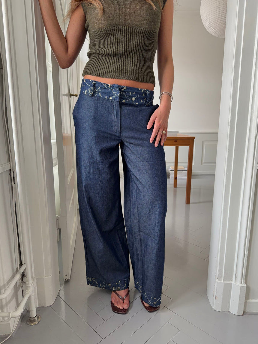 Lolita pants with embroidered flowers  – Blue/White